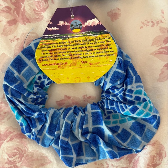 NWT - Sun N’ Sand Blue Sarong and Scrunchie Set - Picture 7 of 7